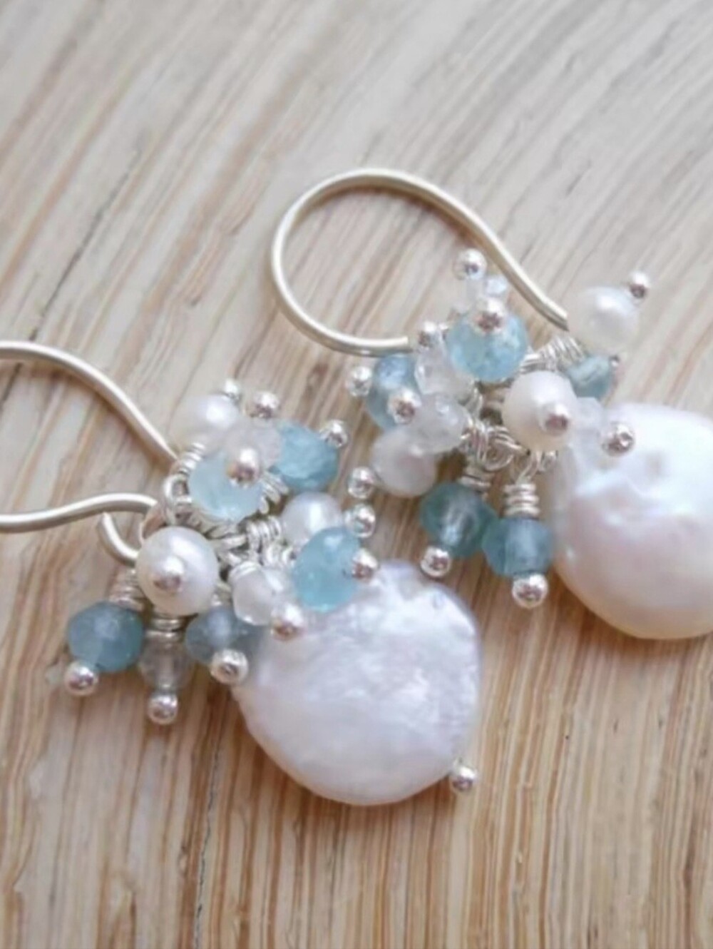 🩵💙NEW🩵💙 BEAUTIFUL!! Freshwater Pearl, Turqoise, And Med Blue Crystals Dangle